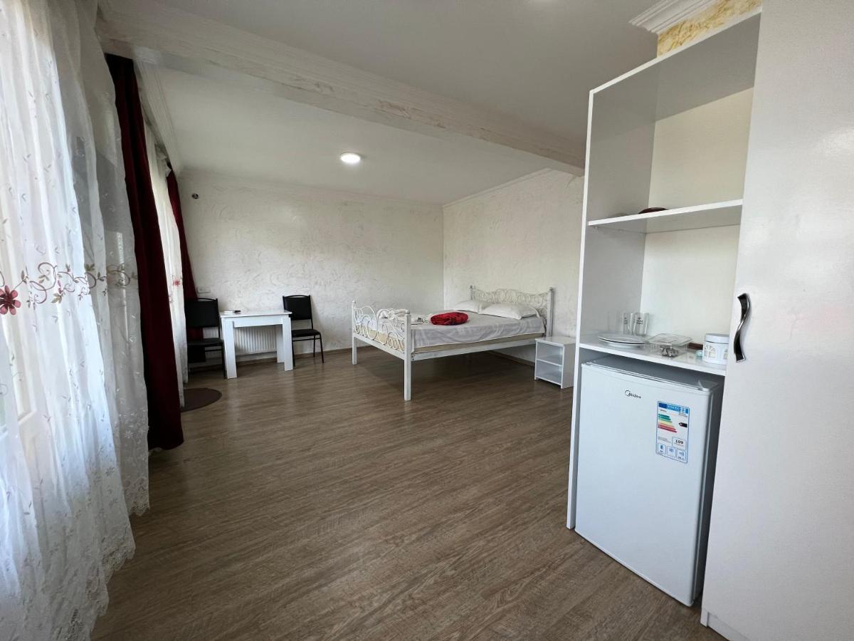 Elite Palace Plus Hotel Батумі Екстер'єр фото