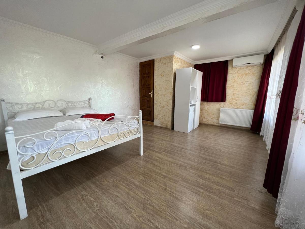 Elite Palace Plus Hotel Батумі Екстер'єр фото